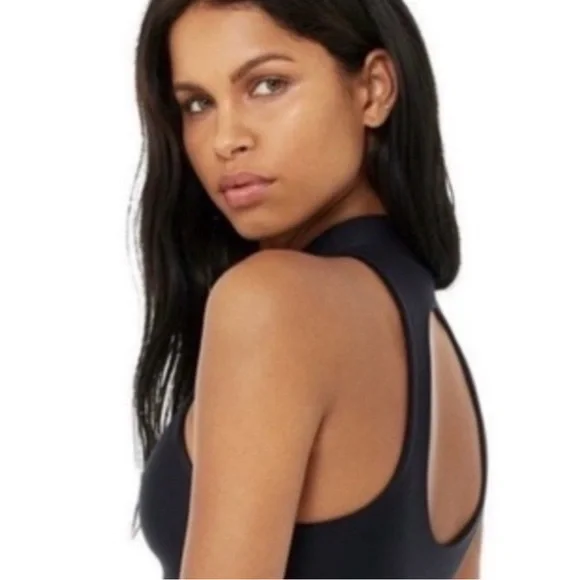 ALO Airlift Fuse Bra Crop Top Black - Picture 2 of 5